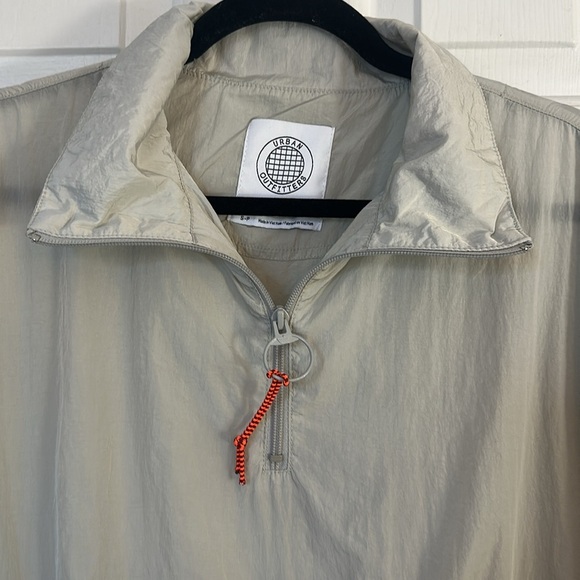 Urban Outfitters convertible half-zip windbreaker reflective grey small - Picture 2 of 4